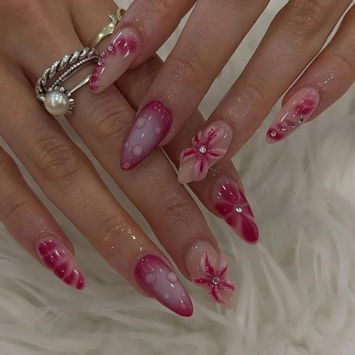 24Pcs Sweet Almond Nails Set Press On Nails Cute Mini Flower False Nail Floral Bow Diamond Full Cover Artificial Nails Art Tips