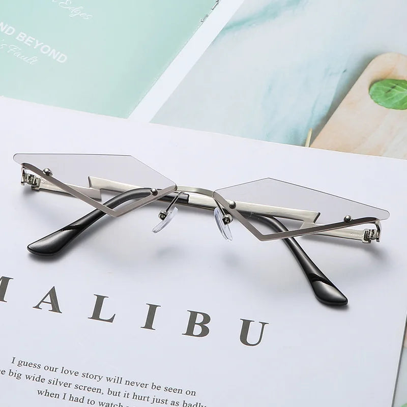 Luxury Fashion Narrow Sunglasses Irregular Diamond Cutting Sunglasses Personality Street Shoot Sun Glasses Female Eyewear UV400