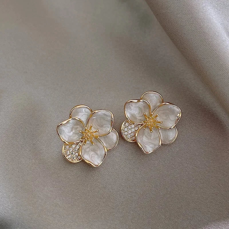 Zircon Floral Stud Earrings for Women French Retro Elegant Earrings Temperament Jewelry Korean Wedding Romantic Jewelry Gifts