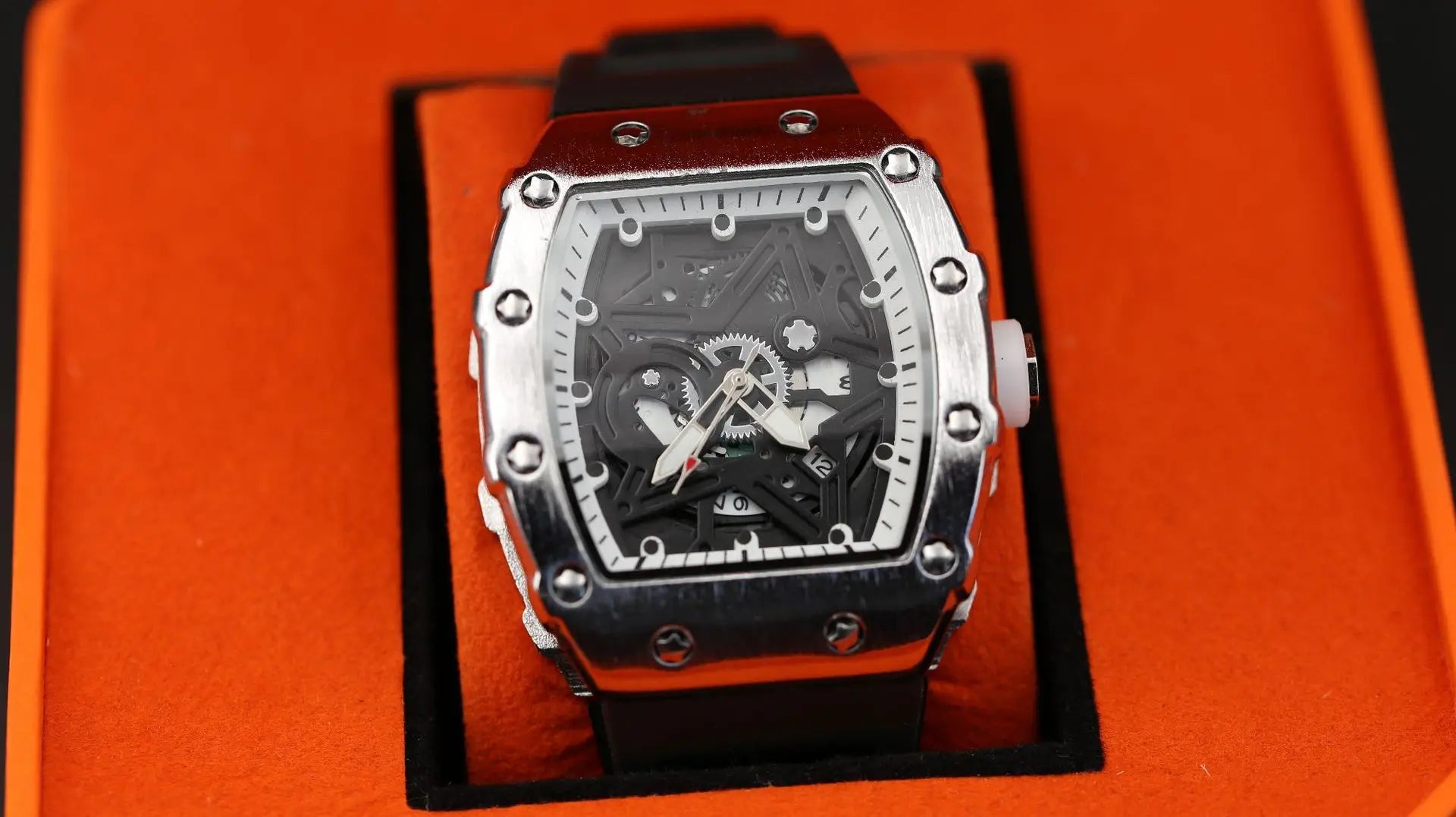 Men's Watch Leisure Sports Fashion Waterproof Bucket Watch Men's Quartz Watch Gift Reloj L144