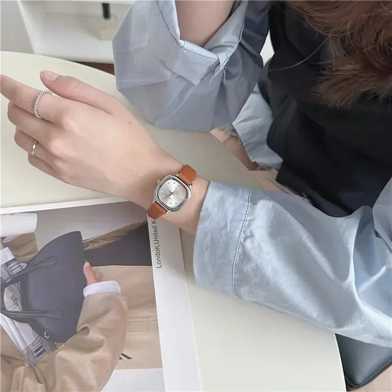 Luxury Women Quartz Watch Leather Strap Small Square Dial Green Watch Casual Fashion Versatile Vintage Wristwatches Dropshipping