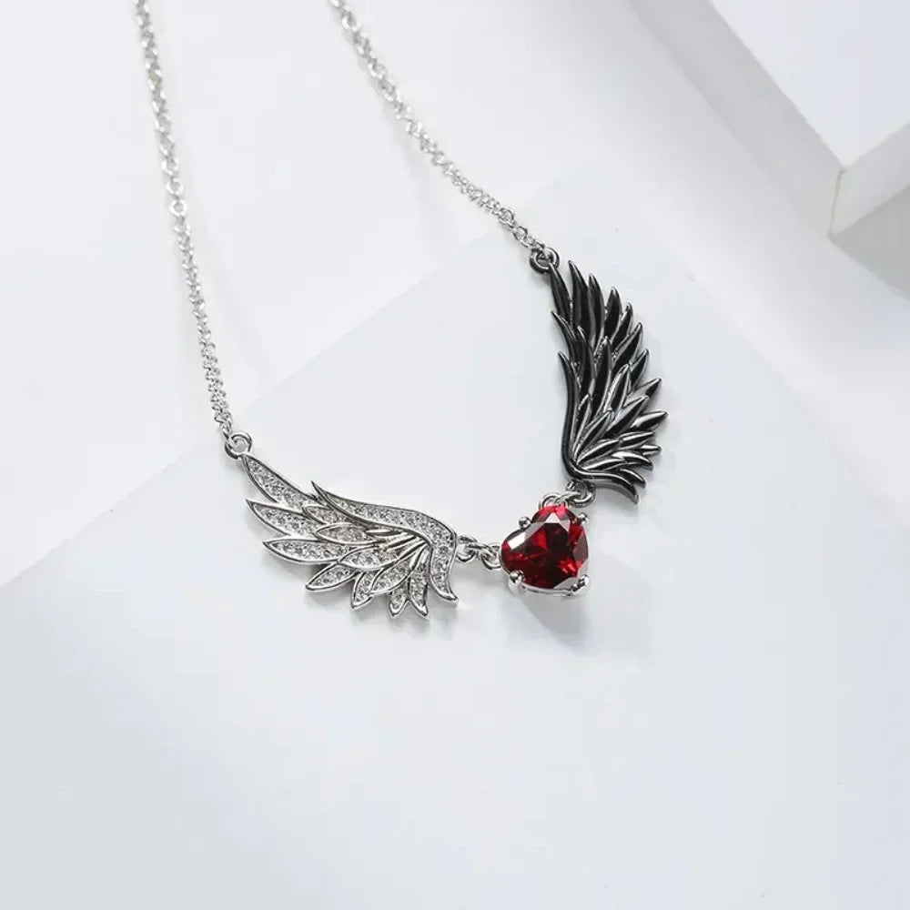 New Angel Wings Pendant Necklace for Men and Women Gothic Exquisite Love Zircon Decoration Fashion Jewelry Accessories