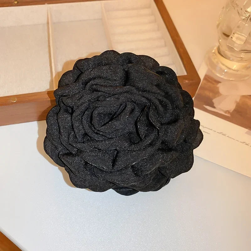 New Solid Color Fabric Flower Hair Claws for Women Fashion Light Luxury Shark Clips French Elegant Temperament Hair Accessories