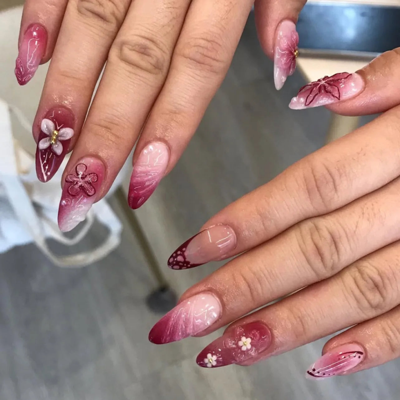 24Pcs 3D Flower Almond Nail Set Press on Nails with 3D Wave Drill False Nails French Tip Full Cover Artificial Nails Art Tips