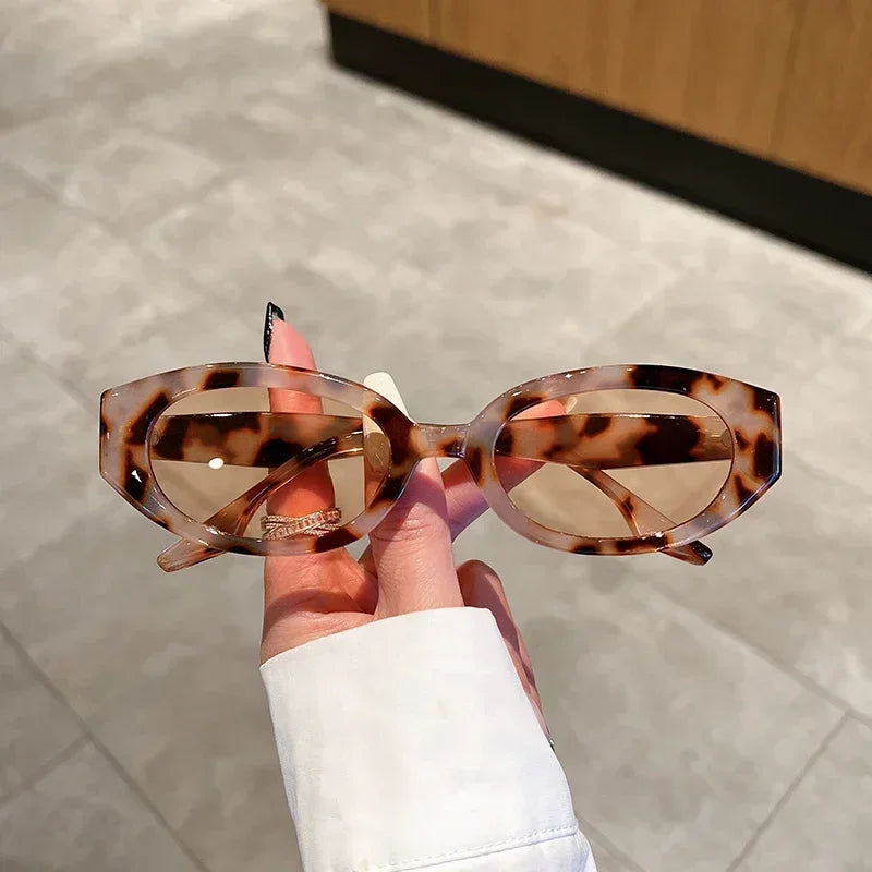 Popular Fashion Oval Women Luxury Sunglasses Retro Brand Designer Jelly Color Shades UV400 Men Rivets Sun Glasses