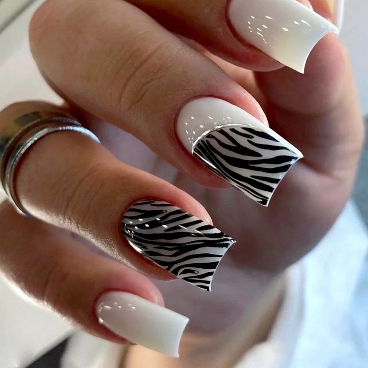 24Pcs Long Coffin Press on Nail Autumn Winter False Nails Glitter Diamond Stick on Nails French Ombre Full Cover Ballet Nail Art