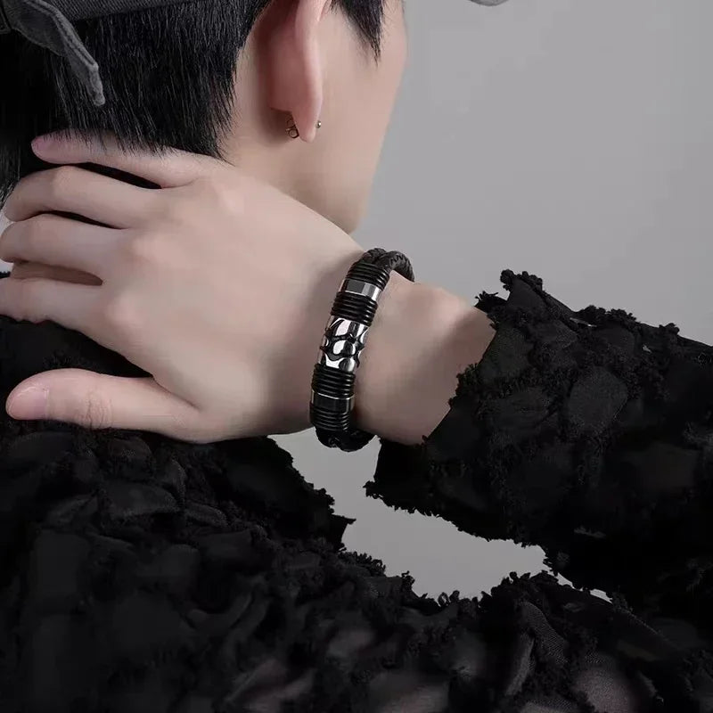Hexagram Leather Bracelet Star of David Handwoven Double Layer Leather Magnetic Buckle Bracelet Judaism Amulet Jewelry for Men
