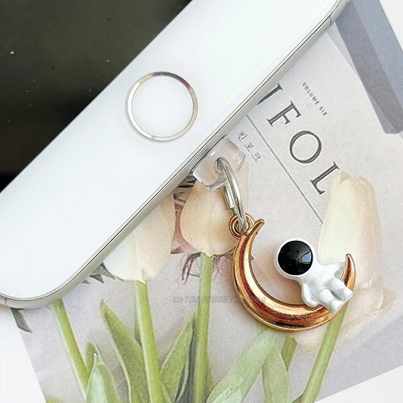 Astronaut Dust Plug Charm Cute Charge Port Anti Dust Plug Kawaii Usb Type C Plug For iPhone Earphone Jack Stopper Cap Pendant