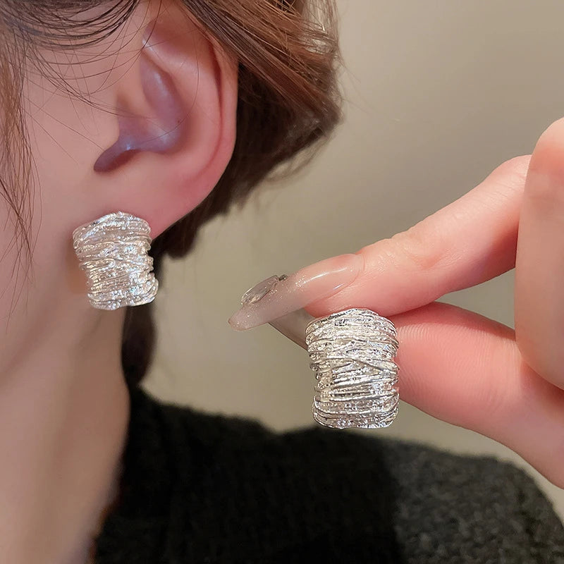 2025 Retro Folded Women's Stud Earrings Gold Color C-shaped Silver Color Metal Geometry Statement Small Earrings Fashion Jewelry