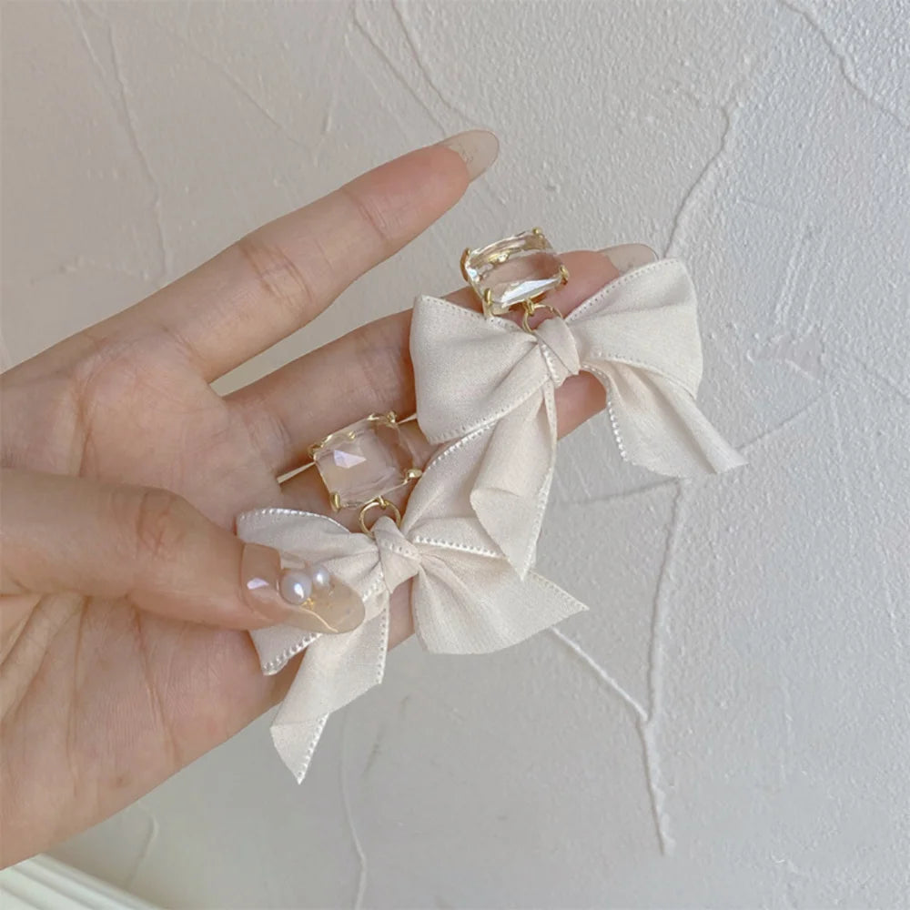New Fashion Korean Cute Sweet Black White Women Statement Stud Earrings Fabric Lace Bow Drop Earrings Luxury Jewelry Party Gifts