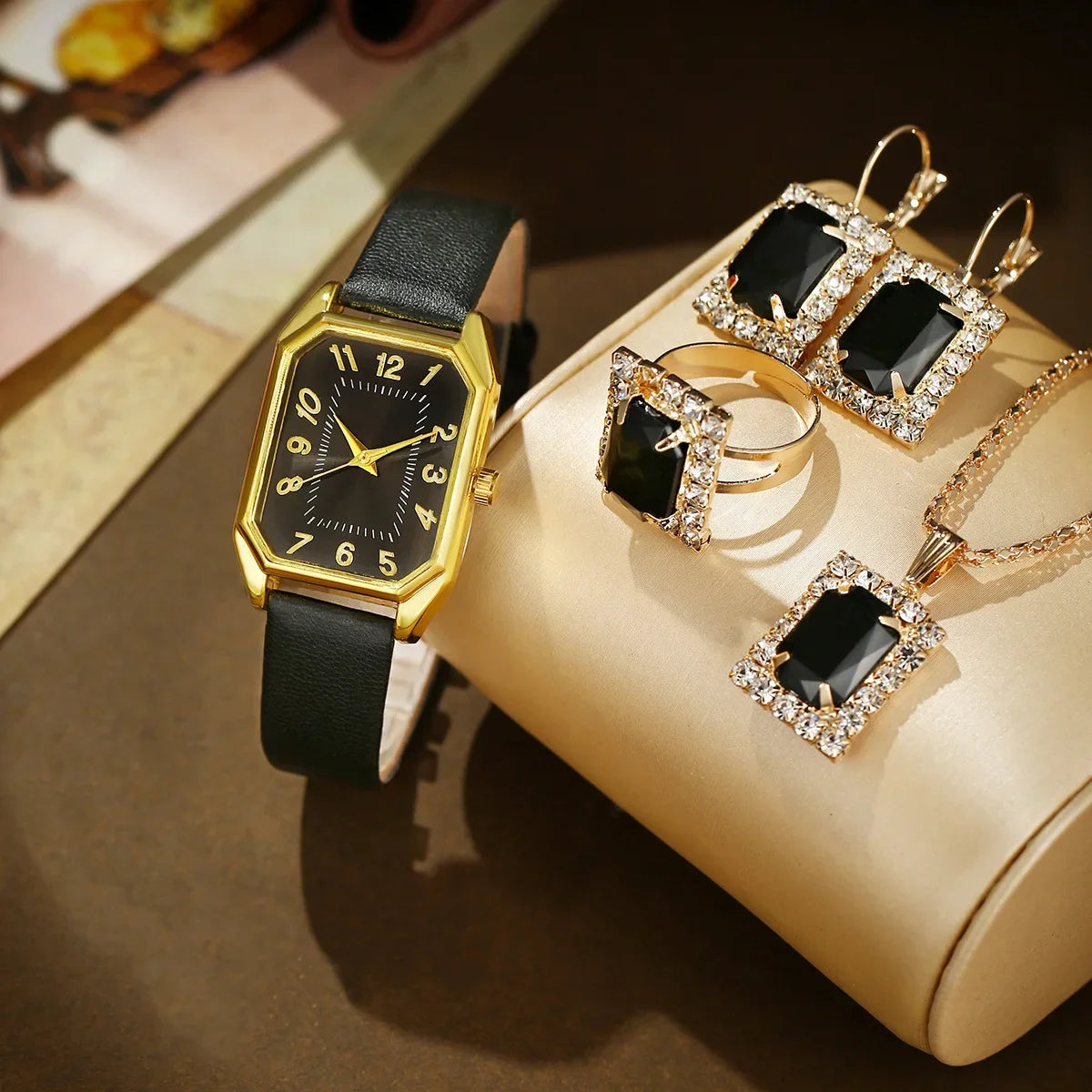 2024 New Leisure Fashion Leather Women's Business Square Quartz Watch Korean Rhinestone Jewelry Set Reloj Mujer Elegante