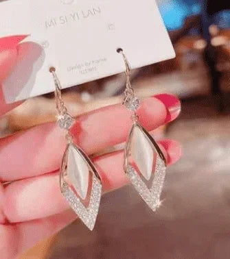 New Cat's Eye Fashion Geometric Earrings for Women Temperament Drop Earrings Girl Gift Earring Wedding Party Jewelry Gift