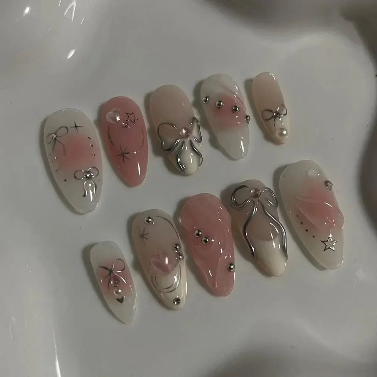 24Pcs Sweet Almond Nails Set Press On Nails Cute Mini Flower False Nail Floral Bow Diamond Full Cover Artificial Nails Art Tips