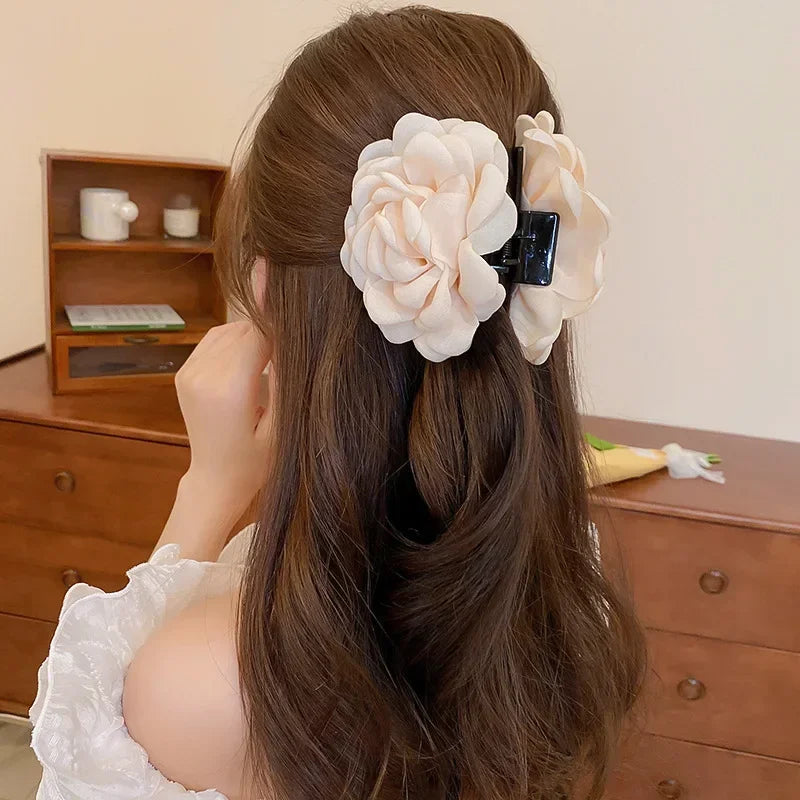 New Solid Color Fabric Flower Hair Claws for Women Fashion Light Luxury Shark Clips French Elegant Temperament Hair Accessories