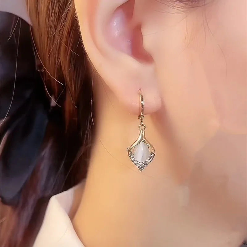 New Cat's Eye Fashion Geometric Earrings for Women Temperament Drop Earrings Girl Gift Earring Wedding Party Jewelry Gift