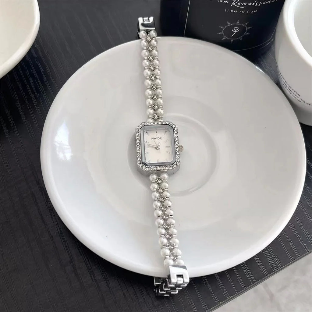Luxury Women Bracelet Watch Fashion Small Square Dial Ladies Vintage Shell Pearls Chain Quartz Wristwatch Female Clock Wholesale