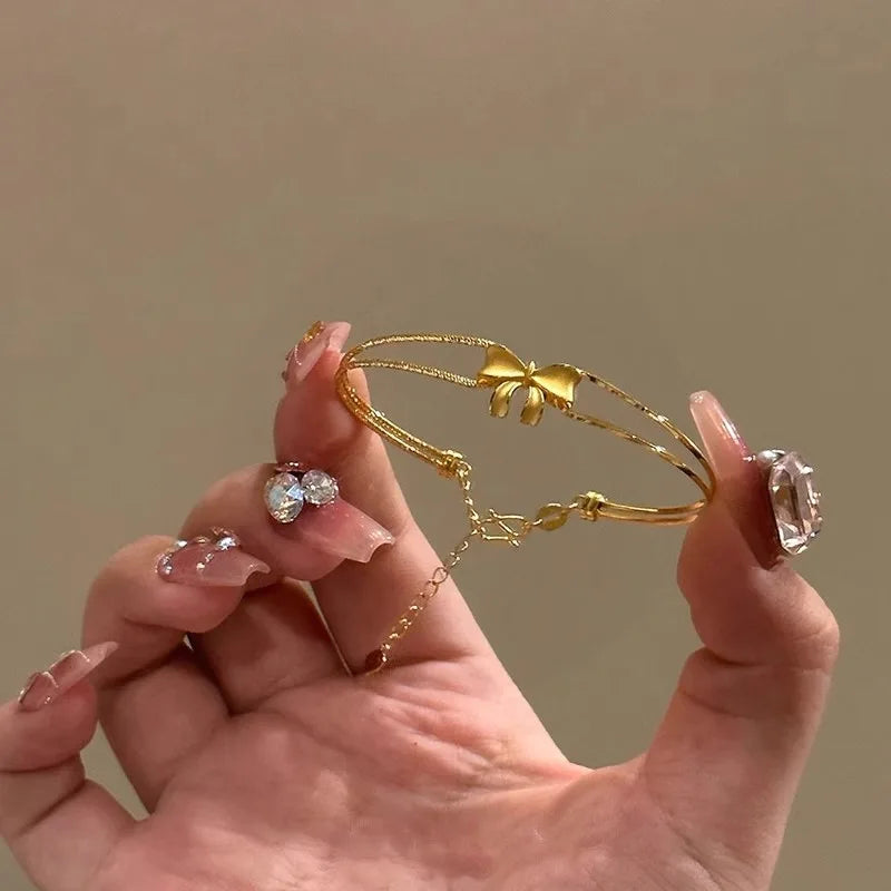 Ladies' Bracelet Golden Butterfly Double Layered Exquisite Unique Stainless Steel Bracelet Simple Pearl Decoration Fashionable