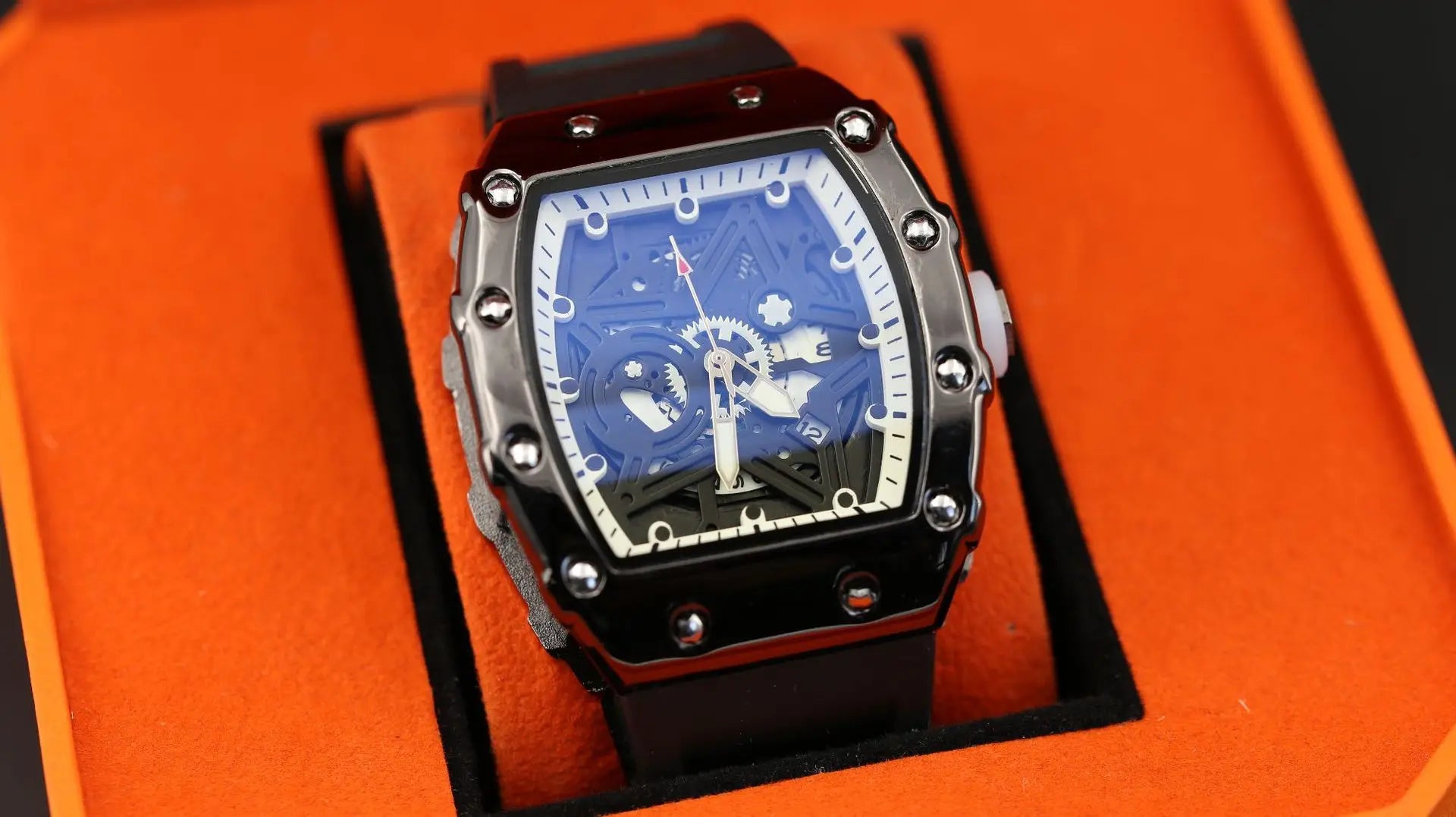 Men's Watch Leisure Sports Fashion Waterproof Bucket Watch Men's Quartz Watch Gift Reloj L144