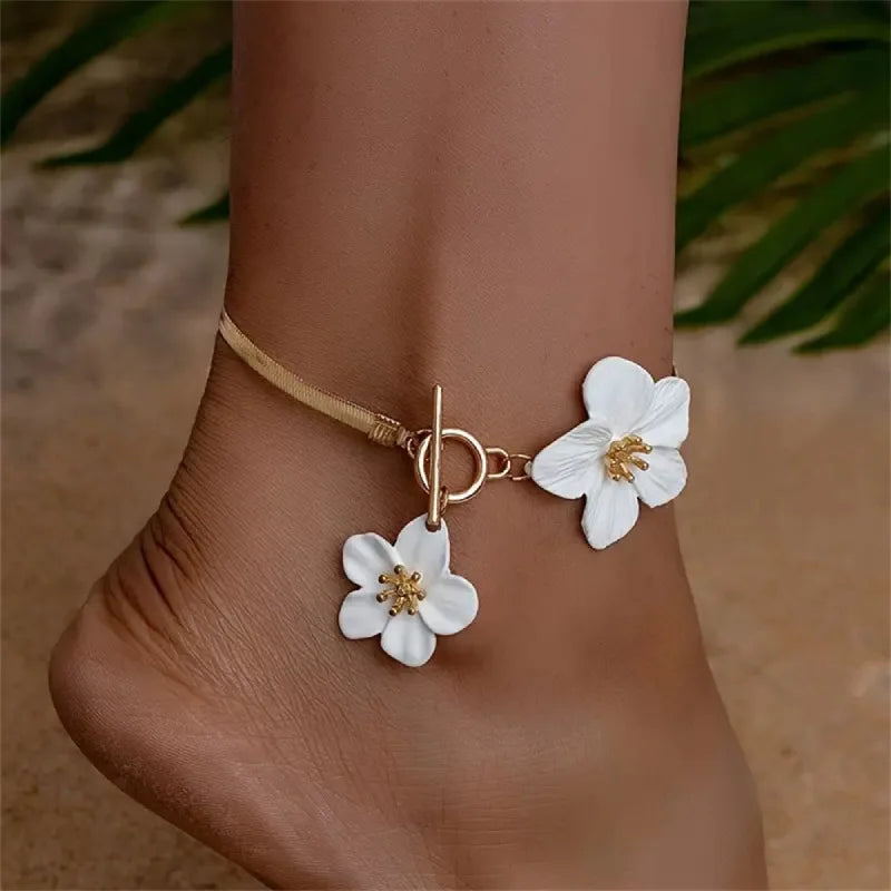 A New Chinese-style National Trend Large Flower Snake Bone Chain Necklace with Elegant Spray-painted Flower Pendant Jewelry Set