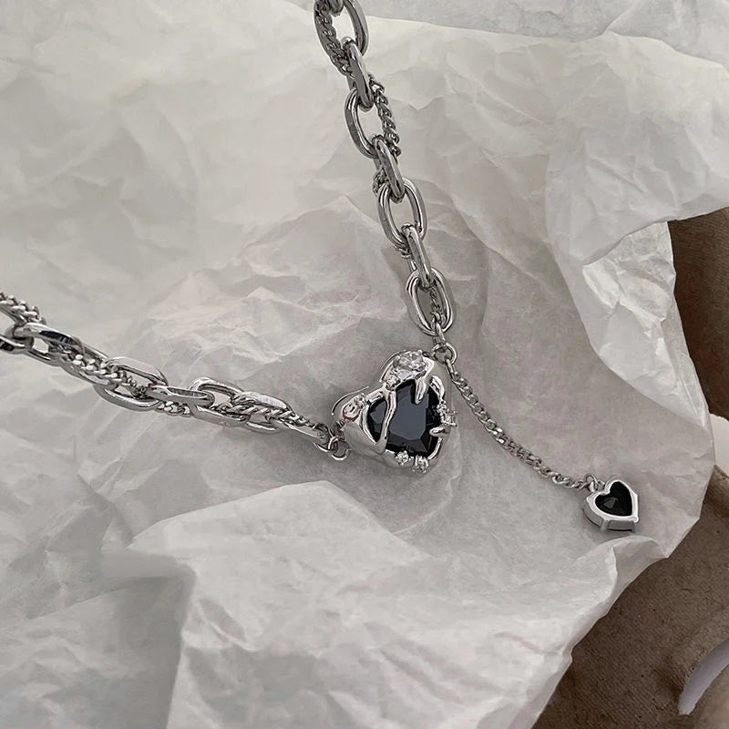 Hip Hop Black Crystal Love Heart Charms Pendant Necklace for Women Punk Rock Long Chain Tassels Choker Necklace Trend Jewelry