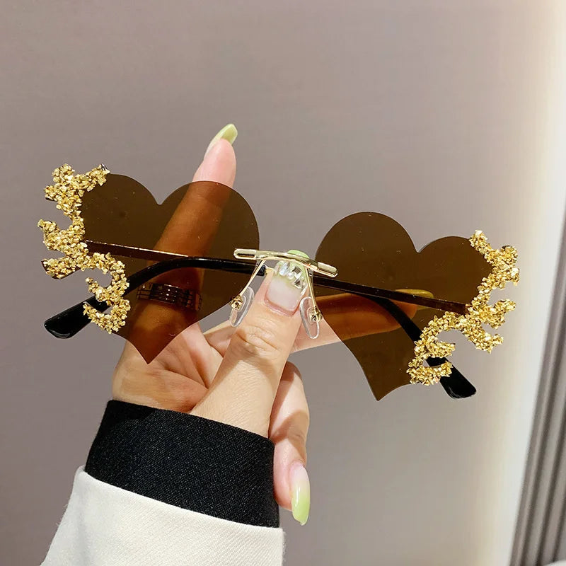 2024 Fashion Heart Shaped Sunglasses Luxury Diamond Funny Personality Rimless Sun Glasses Halloween Party Christmas Decoration