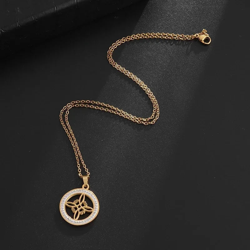 Stainless Steel Witch Knot Necklace for Men and Women, Fashionable Irish Celtic Knot, Lucky Jewelry Gift for Girls