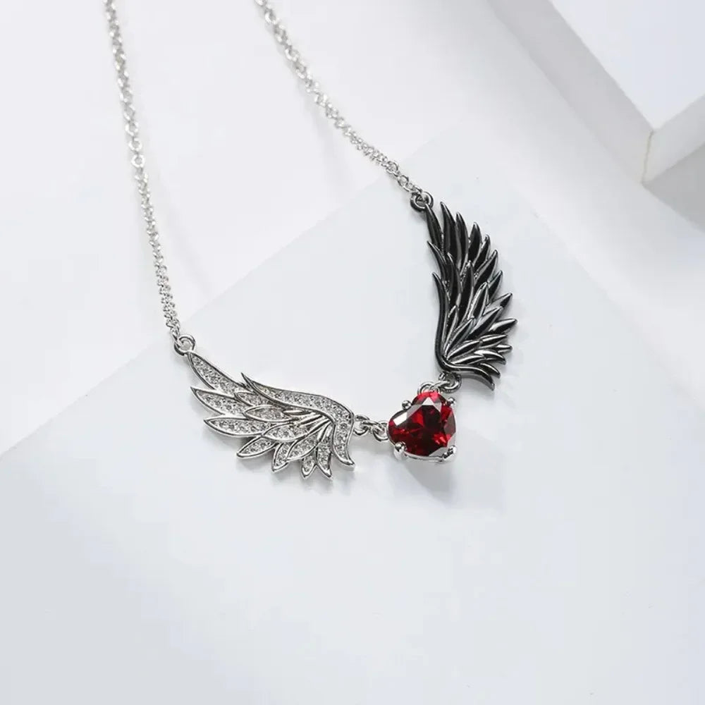 New Angel Wings Pendant Necklace for Men and Women Gothic Exquisite Love Zircon Decoration Fashion Jewelry Accessories