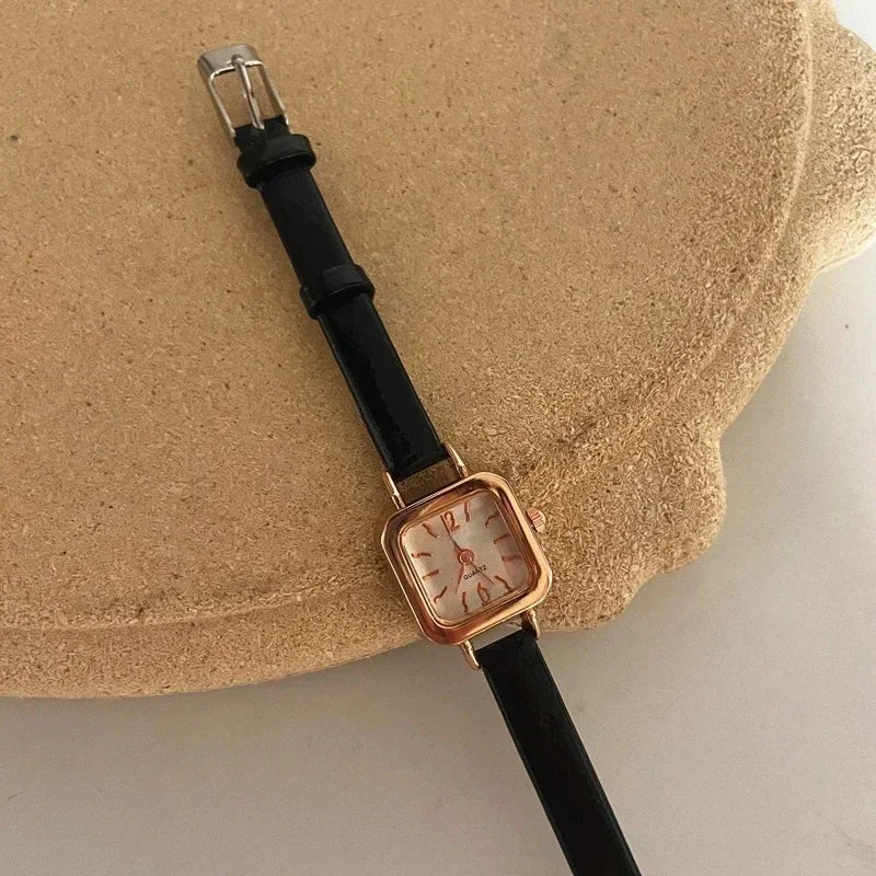 Simple Classic Women Small Square Dial Watch Vintage Elegant Female Quartz Wristwatches Leather Strap Casual Watches Reloj Mujer