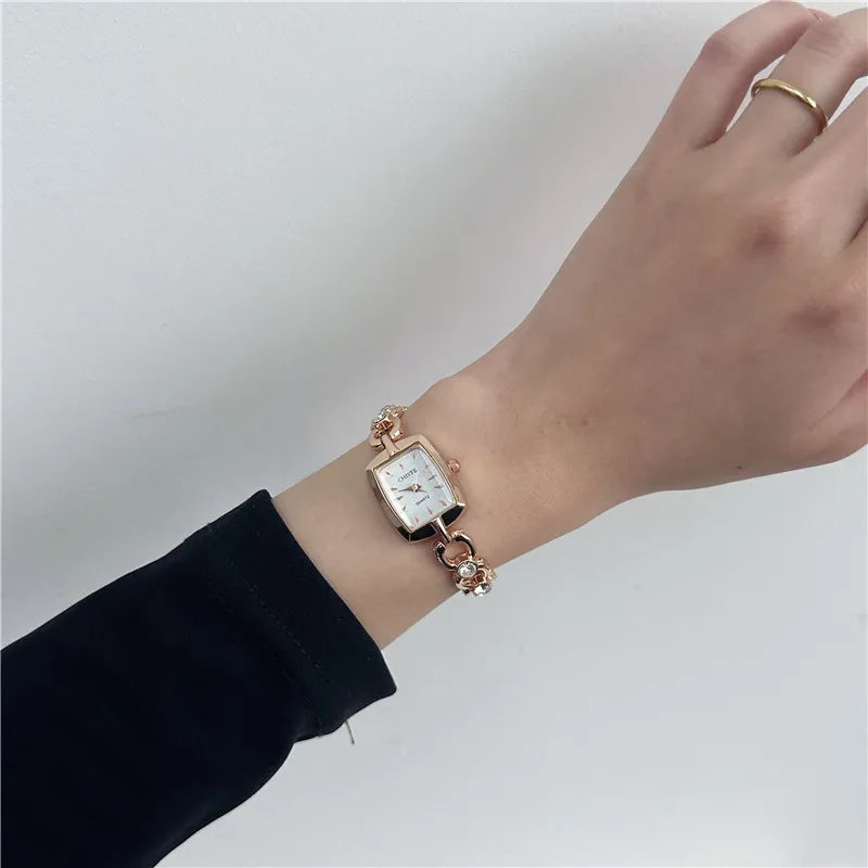 Fashion Women Quartz Watches Rhinestone Studded Bracelet Watch Square Dial Luxury Ladies Watch Gift Dropshipping Clock Relojes