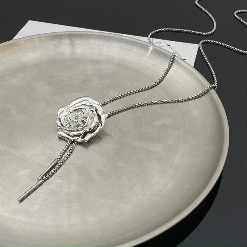 Punk Liquid Metal Butterfly Rose Flower Waist Chain Adjustable Silver Color Pendant Snake Bones Body Chain Punk Hiphop Jewelry