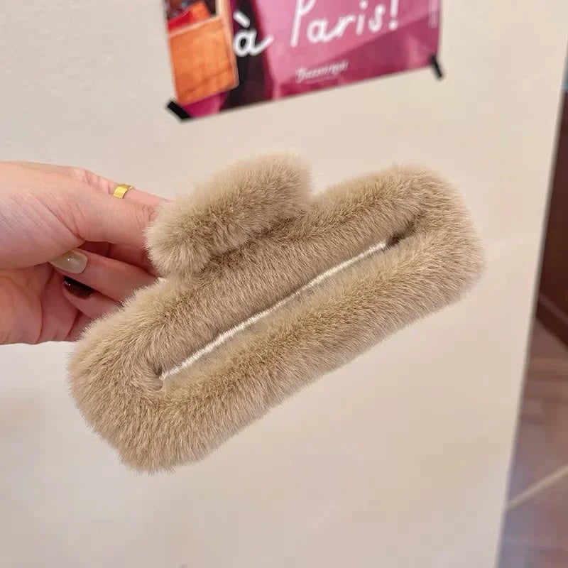 Winter Plush Square Hair Claw for Women Korean Elegant Acrylic Hairpins Faux Fur Hair Clip Pink Barrette Crab Hair Accessories