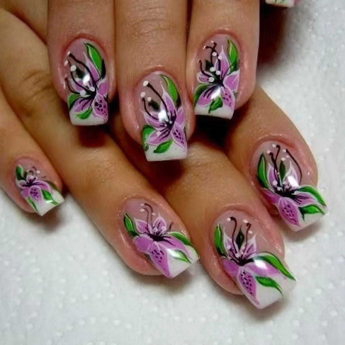 24pcs French Fake Nails Glitter Flower False Nails Short Square Press on Nails White Striped Nail Art for Colorful Spring Summer