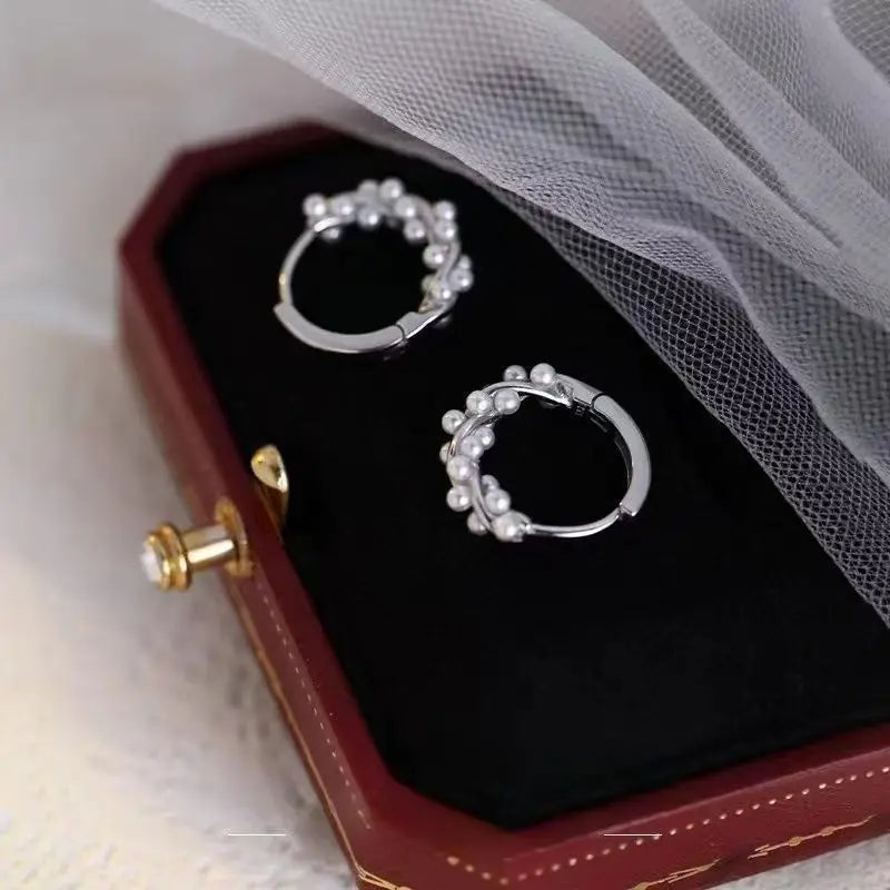 New Fashion Simple Temperament Circle Pearl Earrings Korean Cute Small Versatile Piercing Stud Earrings for Women Luxury Jewelry