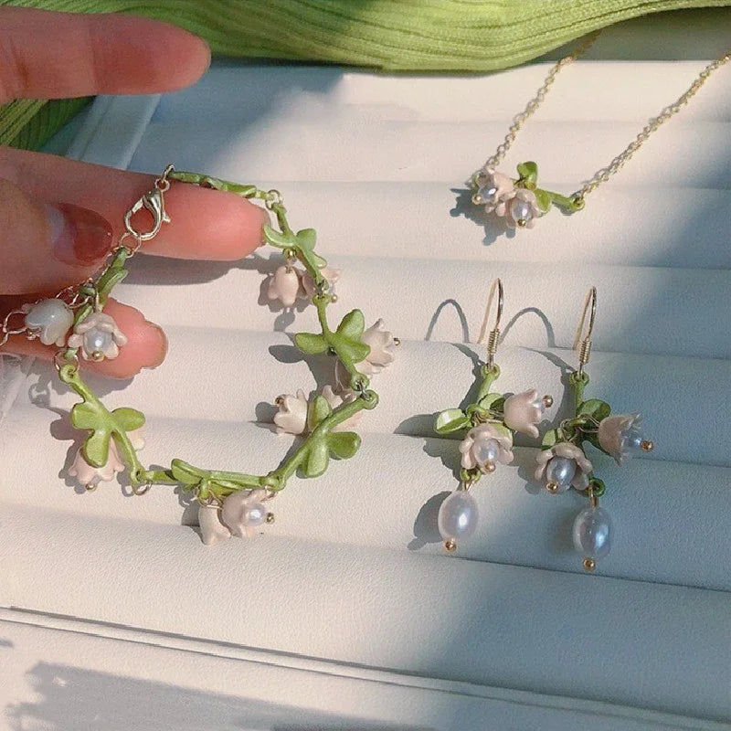 New Design Lily of The Valley Pearl Green Ear Hook for Women Fashion Elegant White Flowers Drop Earrings Wedding Party Jewelry