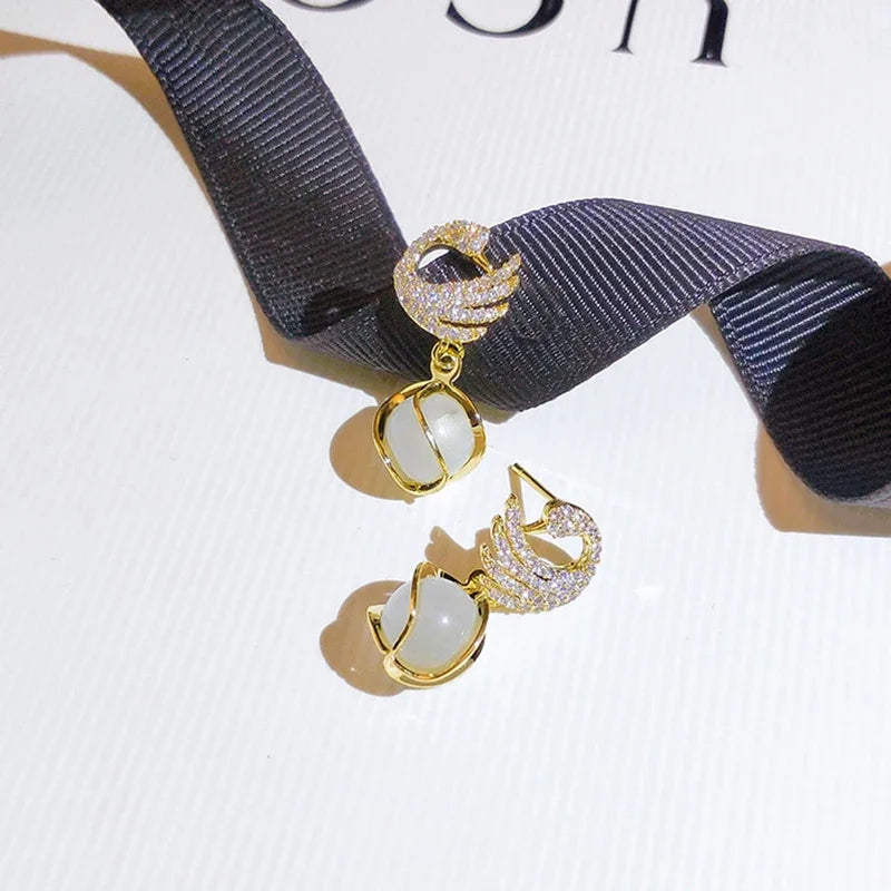 New Fashion Fine Swan Earrings for Women Temperament High Quality Opal Jewelry Zircon Silver Needle Hot