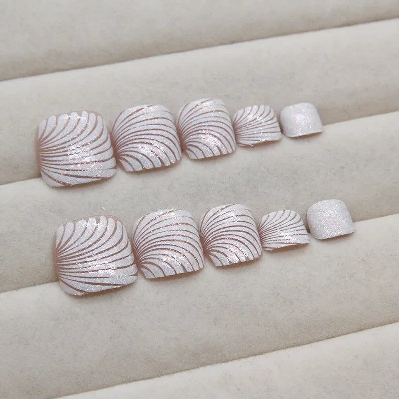 Shell Pattern Press on Nails Fake Nails Tips with Sticker False Toenail Design Butterfly Lovely Girl False Toenail