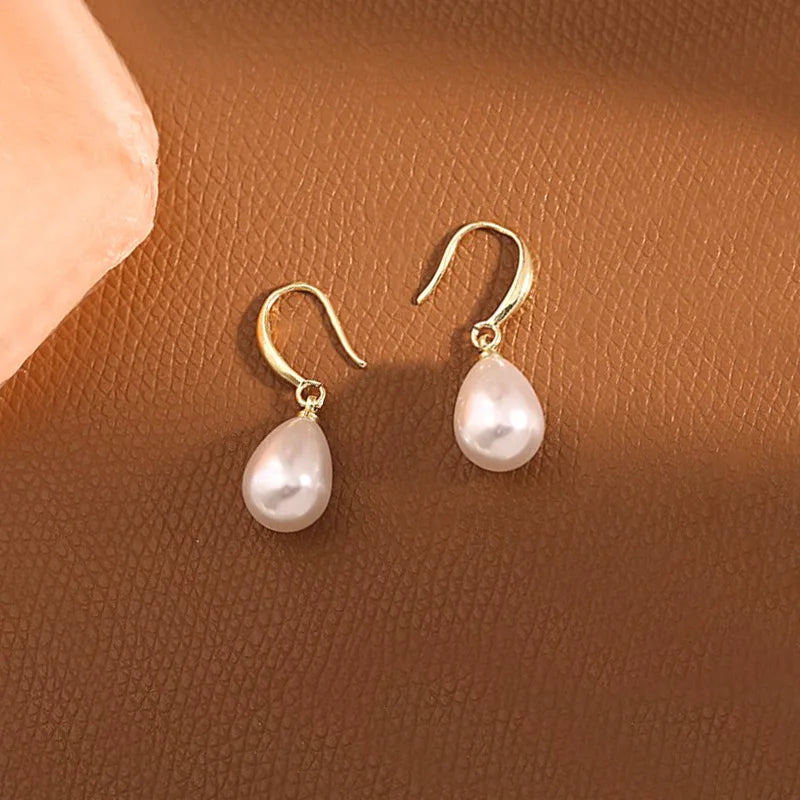 Water Drop Pearl Dangle Earrings Temperamental Women's Hook Earrings Irregular Slim Imitation Pearl Hanging Earrings brincos