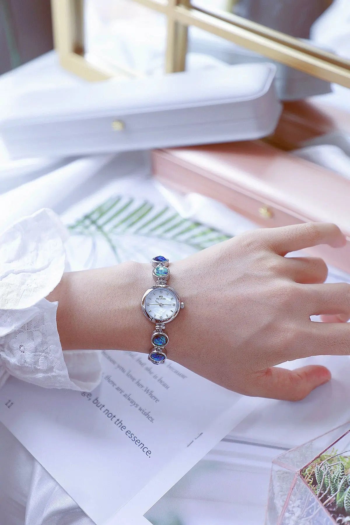 Fashion Ladies Quartz Wristwatches Luxury Peacock Stone Strap Watch for Women Girl Gift Clock Dropshipping Relojes Para Mujer