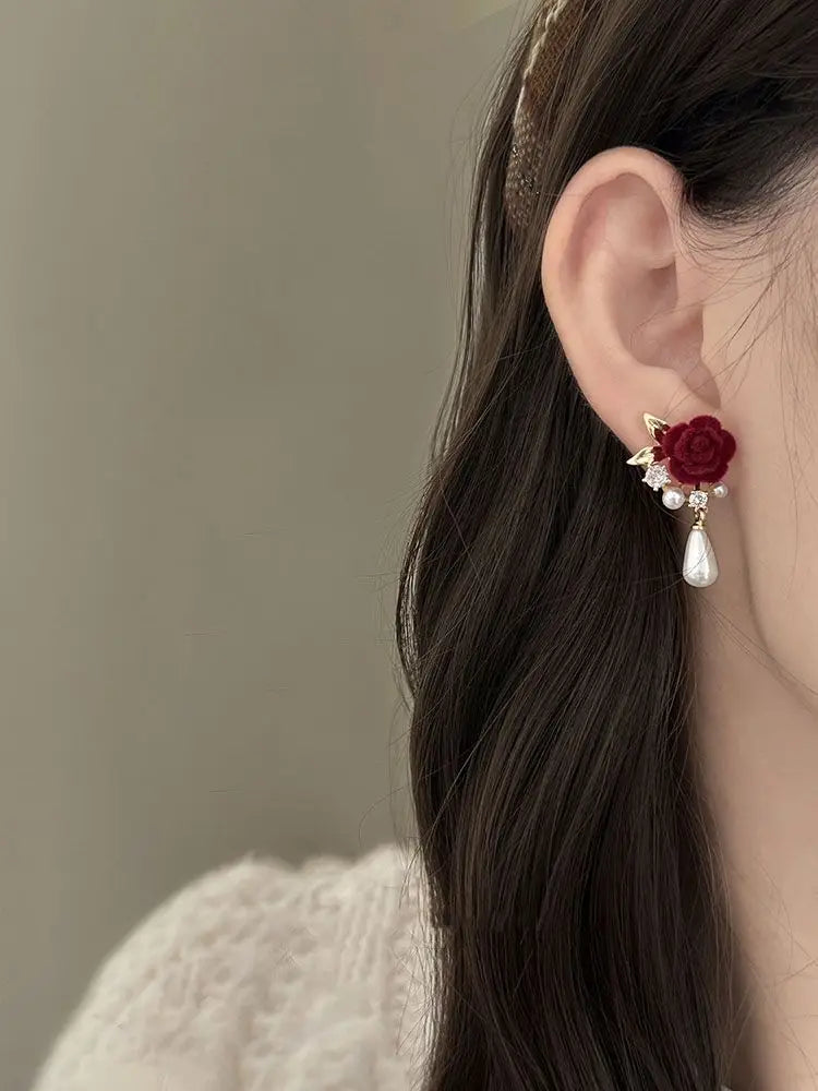 New Wine Red Velvet Rose Pearl Earrings for Women Vintage Red Rose Elegant High-end Studs Earrings Jewelry Accessories серьги