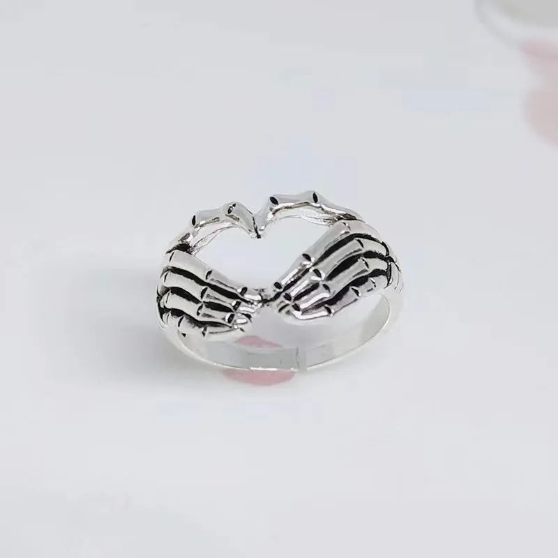 New Retro Skull Heart-Shaped Ladies Ring Fashion Men and Women Punk Style Hip-Hop Skull Heart Ring Party Jewelry Gifts
