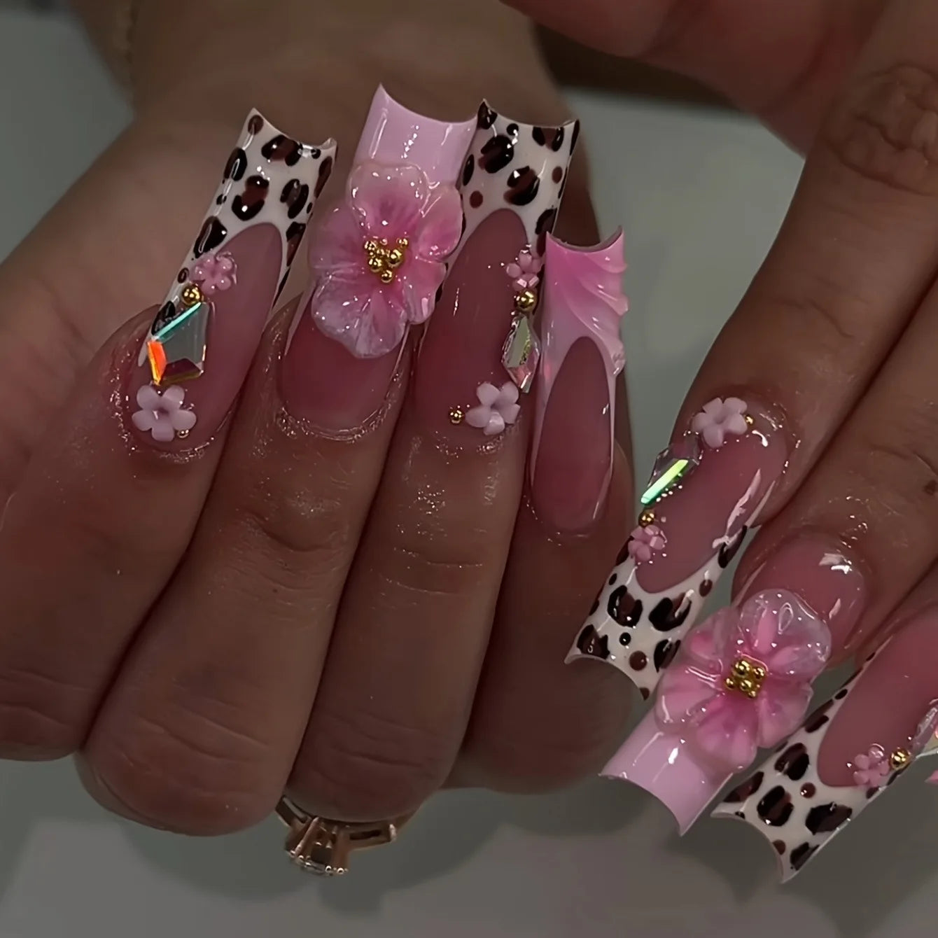 24Pcs Sweet Medium Square False Nails with Glue Blush Pink Flowers Fake Nails Full Cover French Acrylic Press on Nails for Girls