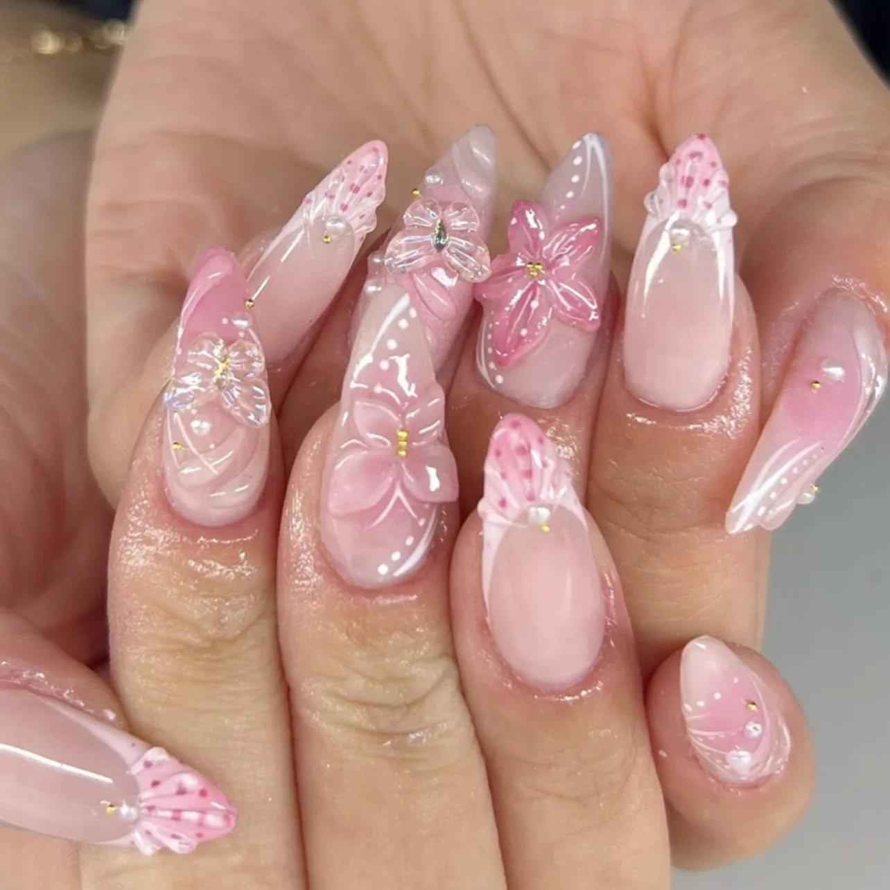 24pcs Mid-length Almond Press on Nails Sets Wearable Gradient Pink Flower Pearl Design False Nail French Fake Nail Finished Tips 1