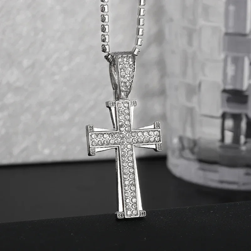Shiny Ice Crystal Zircon Christian Cross Pendant Men and Women Hip Hop Trend Jewelry Catholic Amulet Necklace