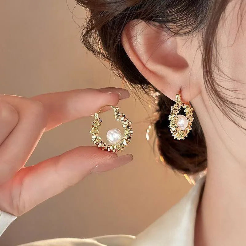 LATS Retro Light Luxury Exaggerated Twisted Metal Hoop Earrings for Women Fashion High-end Niche Design Jewelry Wholesale