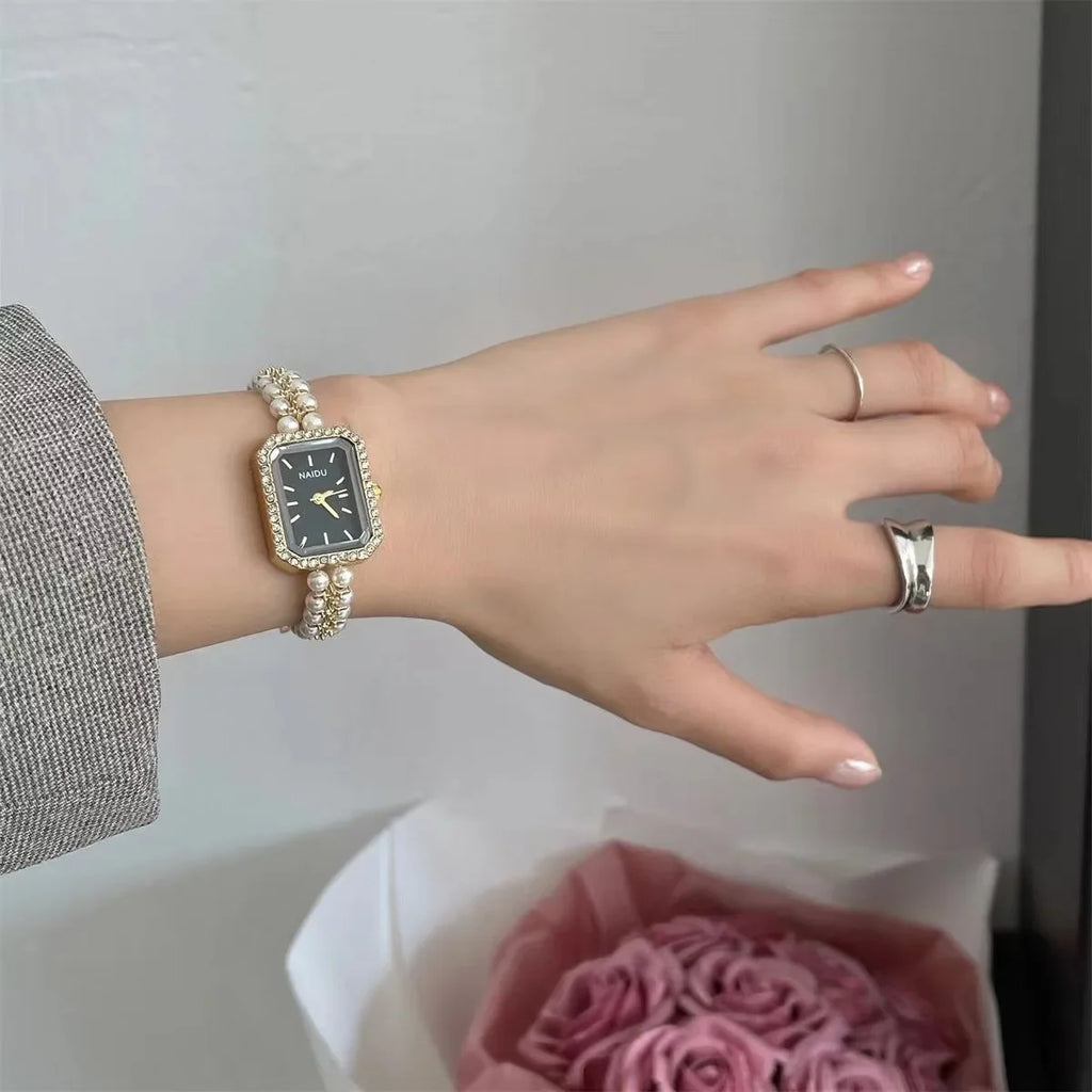 Luxury Women Bracelet Watch Fashion Small Square Dial Ladies Vintage Shell Pearls Chain Quartz Wristwatch Female Clock Wholesale