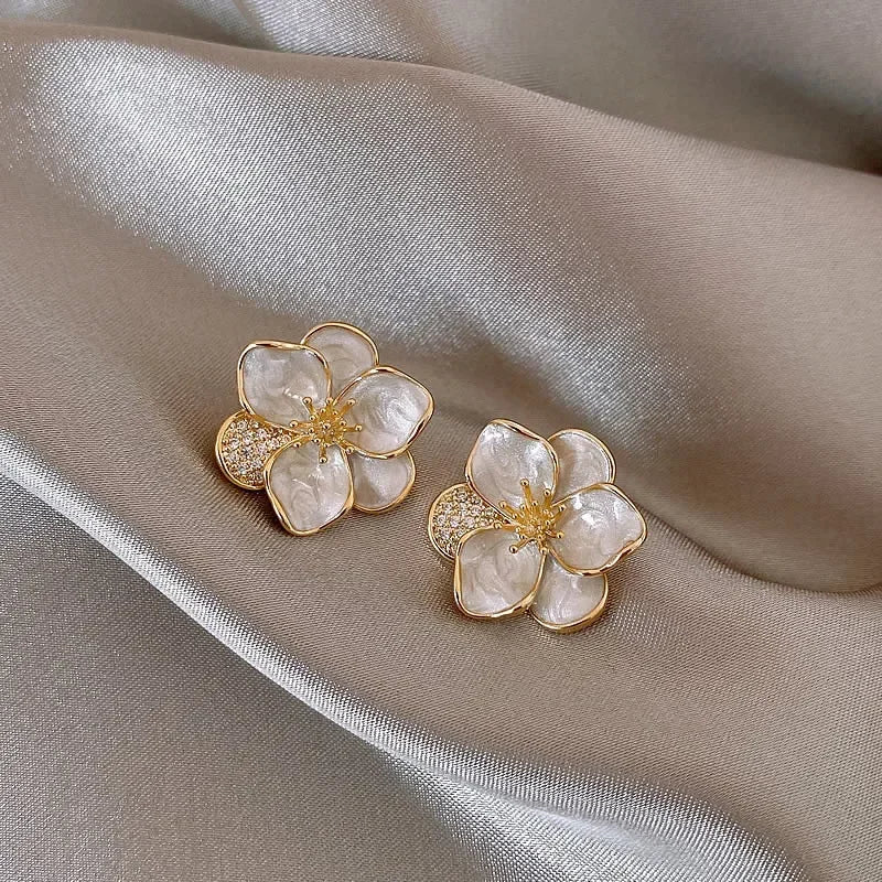 Zircon Floral Stud Earrings for Women French Retro Elegant Earrings Temperament Jewelry Korean Wedding Romantic Jewelry Gifts
