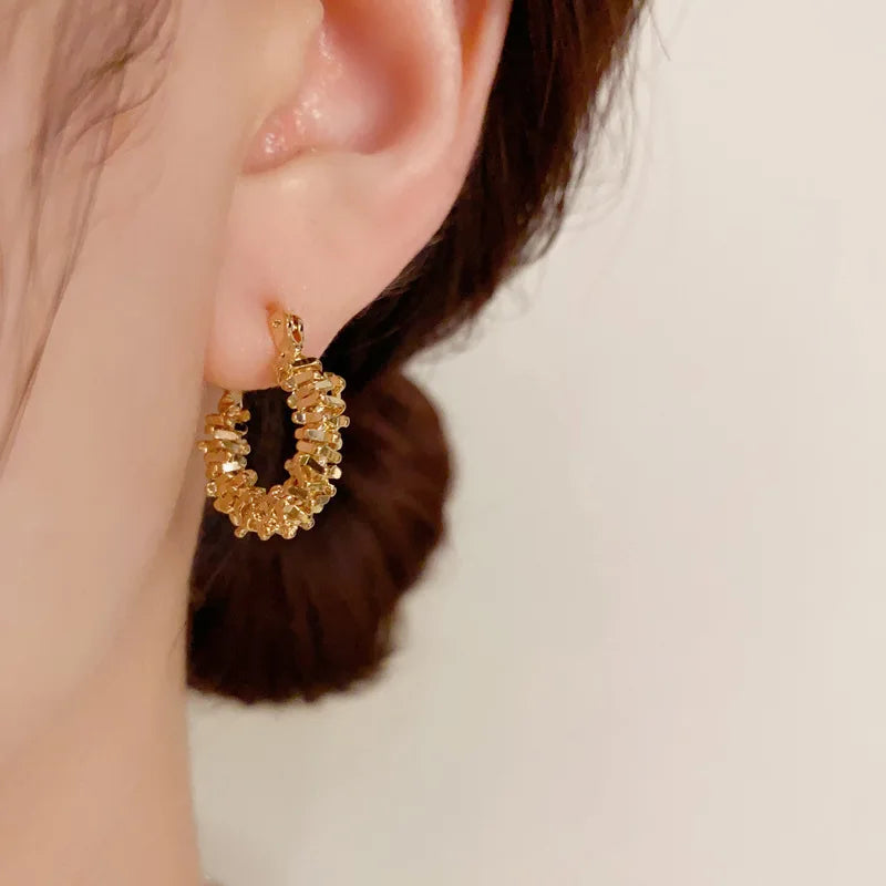 LATS Retro Light Luxury Exaggerated Twisted Metal Hoop Earrings for Women Fashion High-end Niche Design Jewelry Wholesale