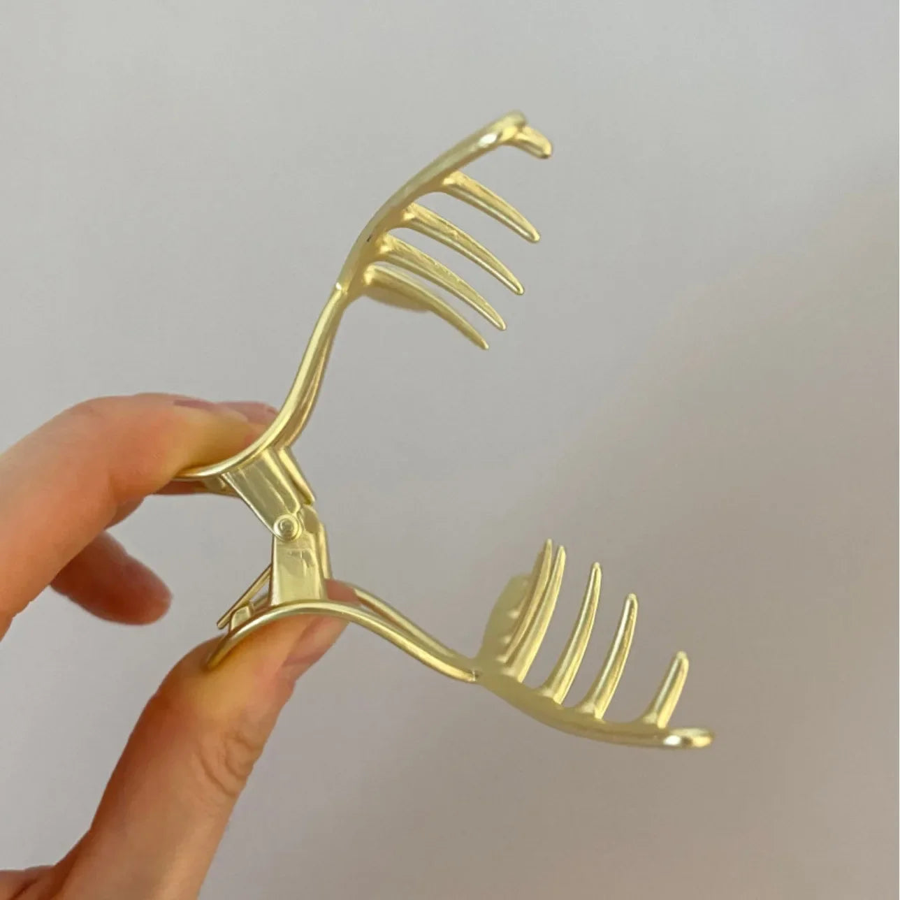 New Geometric Metal Hair Clips Elegant Gold Color Hair Claws for Women Vintage Hairpin Trendy Girls Hair Accessories