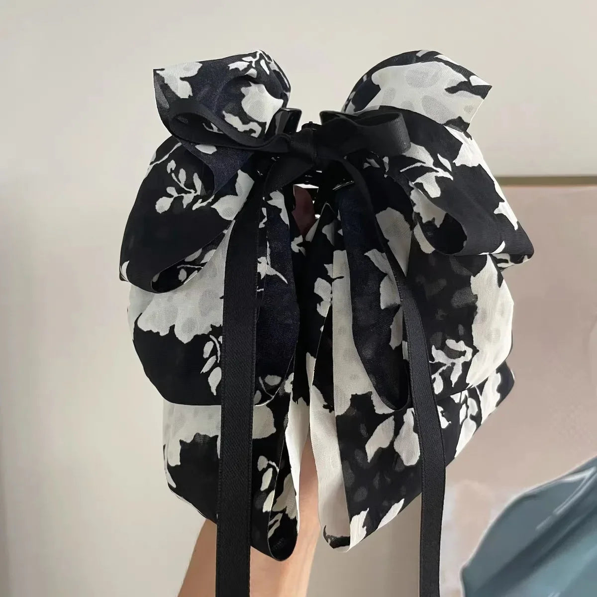Large Pearl Bow Hair Claw Clip Sweet Elegant Hairpins Women Ponytail Hair Crab Clips Girls Mesh Ribbon Non-slip Hair Accessories