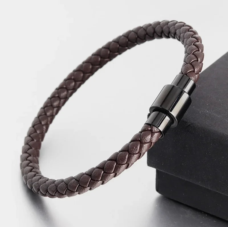 Vintage Hand Woven Eco-Friendly Leather Cross Bracelet with Magnetic Clasp Men\'s Fashion Pendant Religious Amulet Jewelry